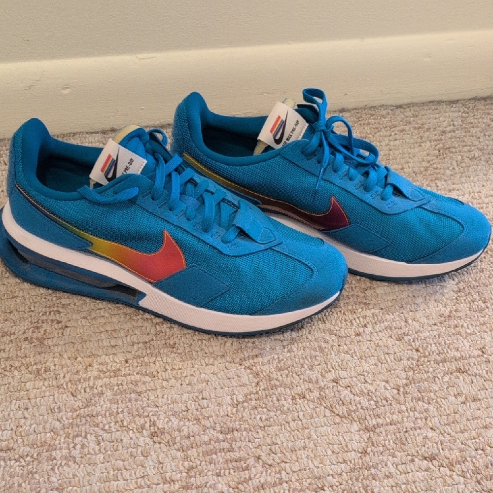 Nike Teal Sneakers with Rainbow Accents. Men's Size 12. Barely Worn